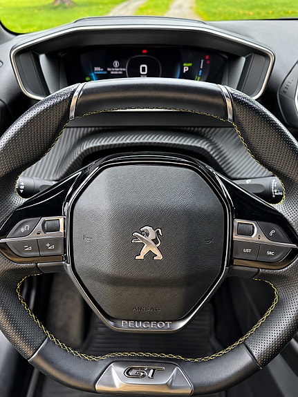 Peugeot 208 8 of 11