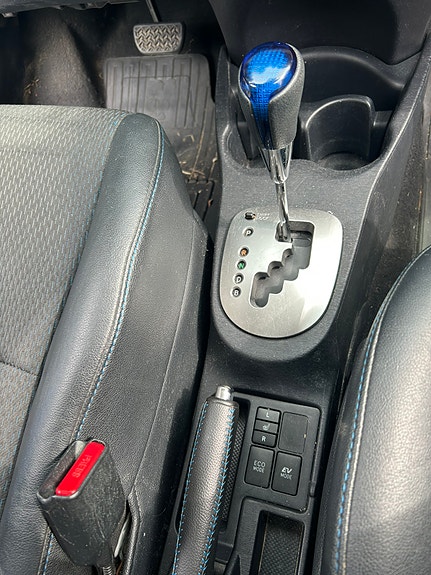 Toyota Yaris 7 of 12