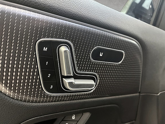 Mercedes-Benz EQA250 17 of 19