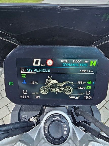 BMW F 900 R 20 of 21