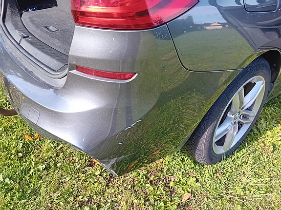 BMW 218i 4 of 18