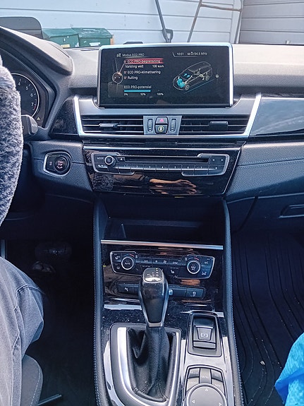 BMW 218i 11 of 18