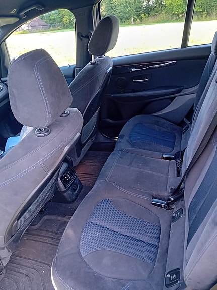 BMW 218i 16 of 18