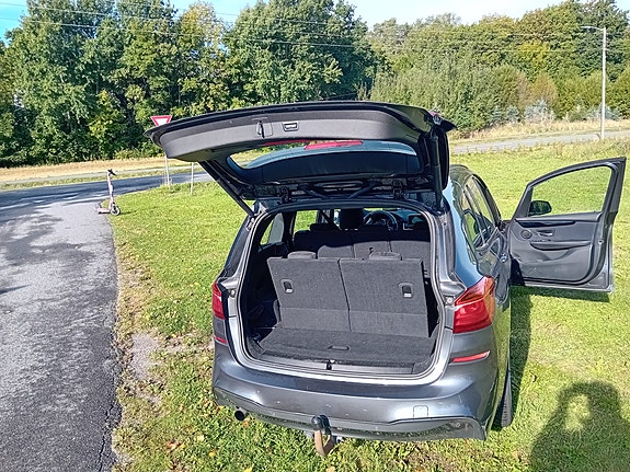 BMW 218i 6 of 18