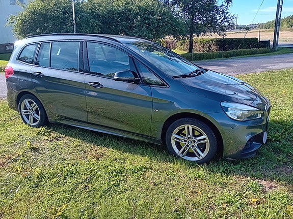 BMW 218i 2 of 18