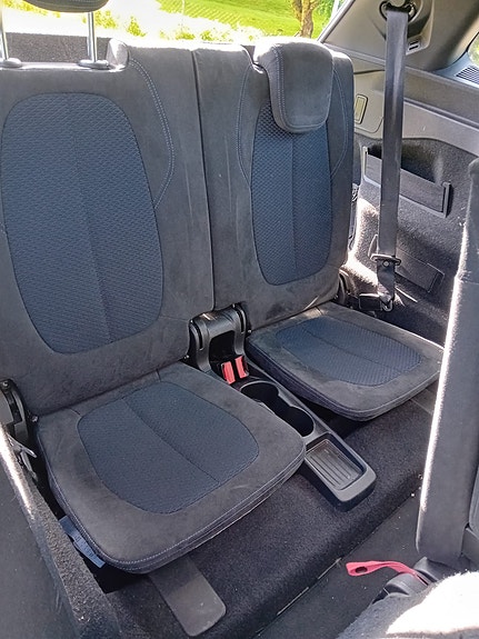 BMW 218i 14 of 18