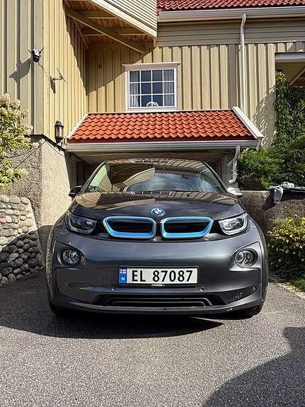 BMW i3 2 of 14