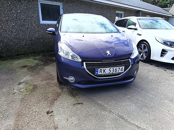 Peugeot 208 2 of 18