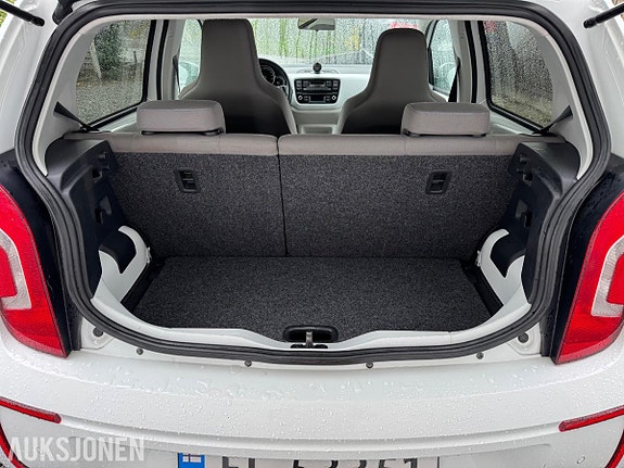 Volkswagen UP! 17 of 30