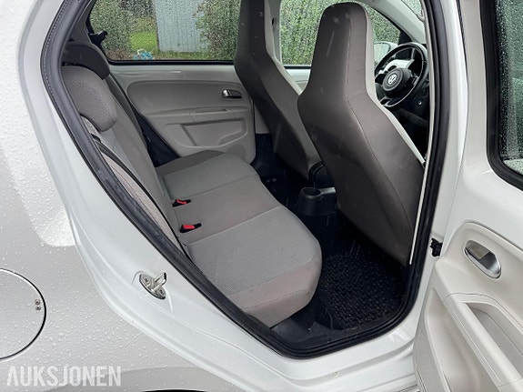 Volkswagen UP! 16 of 30