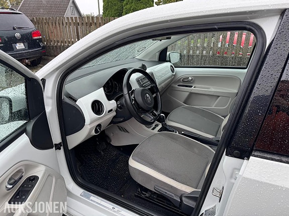 Volkswagen UP! 5 of 30