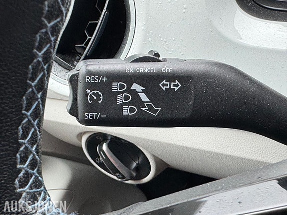 Volkswagen UP! 7 of 30