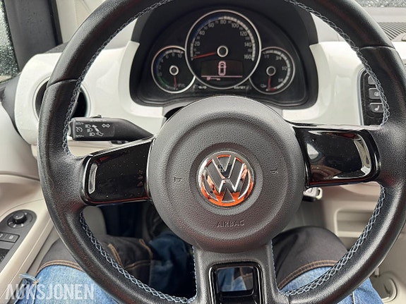Volkswagen UP! 6 of 30