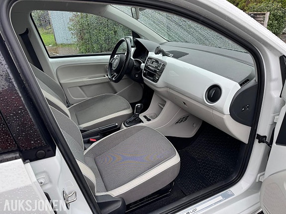 Volkswagen UP! 14 of 30