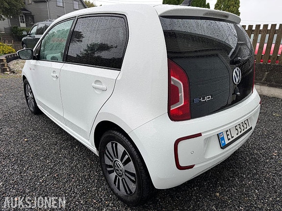 Volkswagen UP! 3 of 30