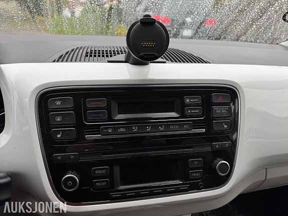 Volkswagen UP! 13 of 30