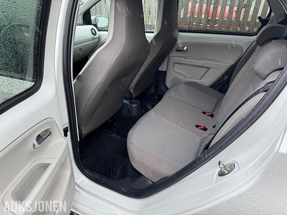 Volkswagen UP! 15 of 30