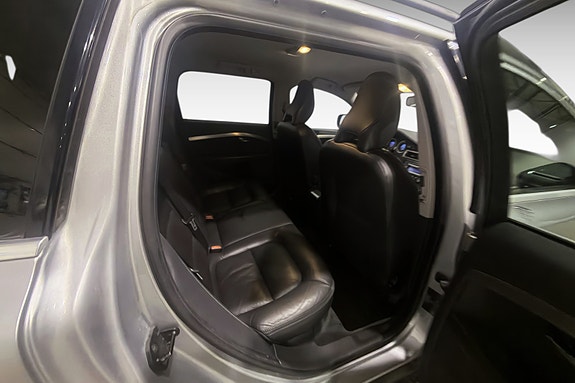 Volvo XC70 13 of 18