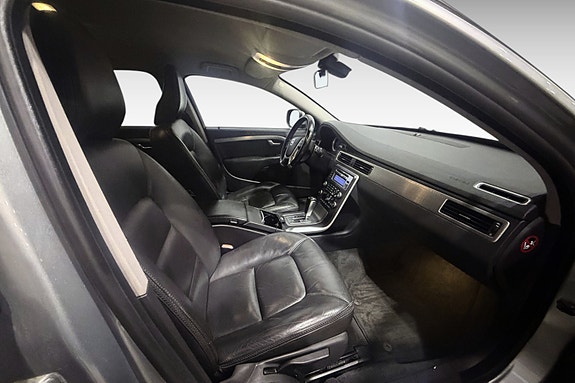 Volvo XC70 17 of 18