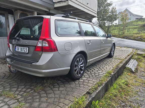 Volvo V70 4 of 6