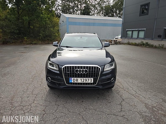 Audi Q5 2 of 28
