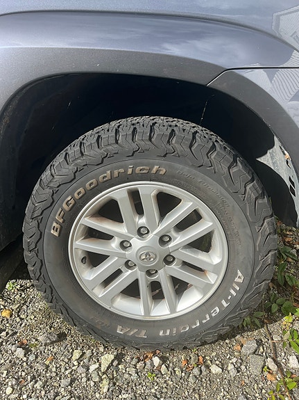 Toyota Land Cruiser 12 of 15
