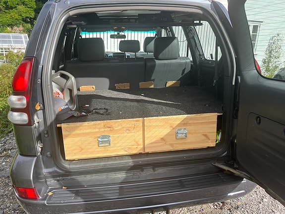Toyota Land Cruiser 7 of 15