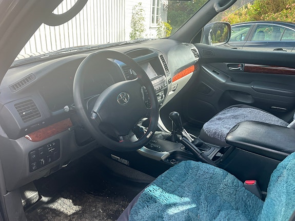 Toyota Land Cruiser 4 of 15
