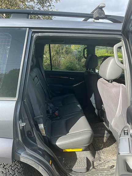 Toyota Land Cruiser 9 of 15