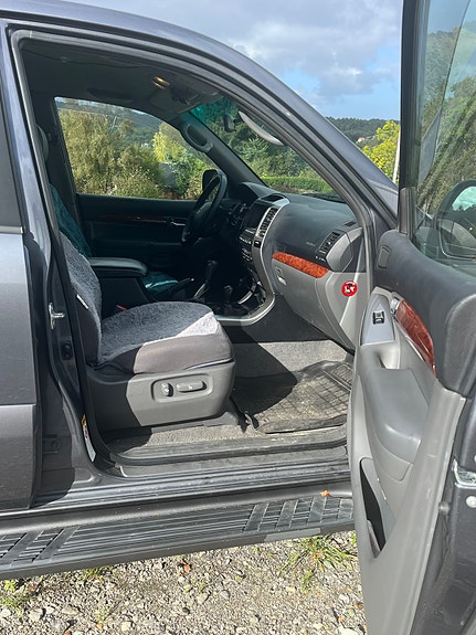 Toyota Land Cruiser 10 of 15