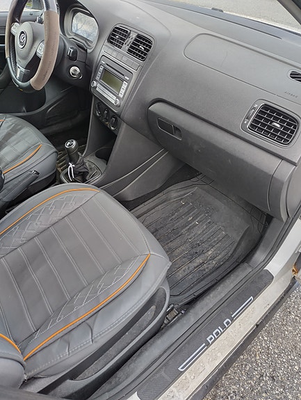Volkswagen Polo 17 of 27