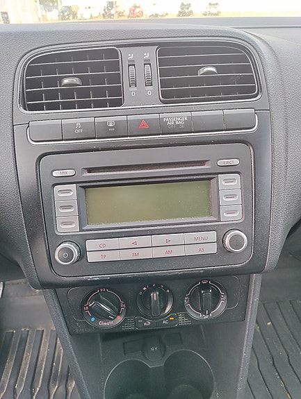 Volkswagen Polo 23 of 27