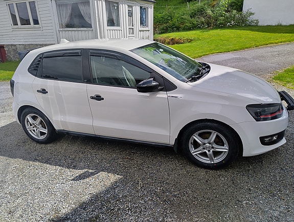 Volkswagen Polo 2 of 27