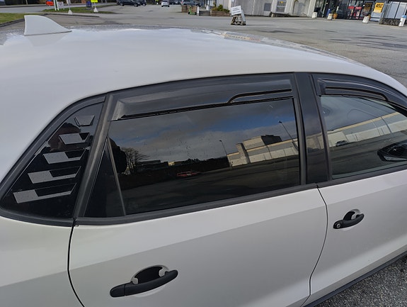 Volkswagen Polo 19 of 27