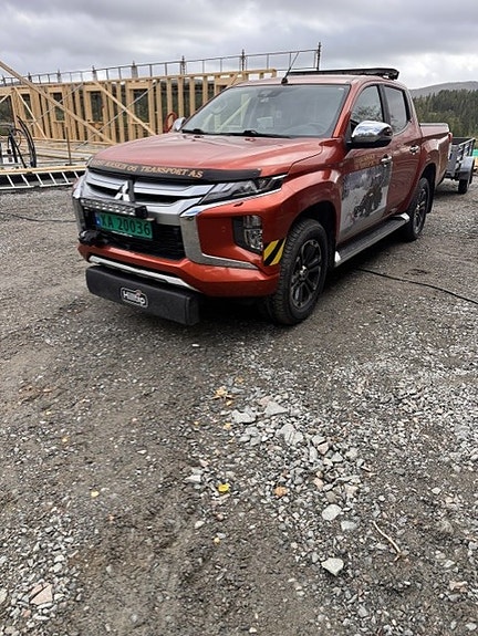 Mitsubishi L200 4 of 16