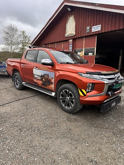 Mitsubishi L200 3 of 16