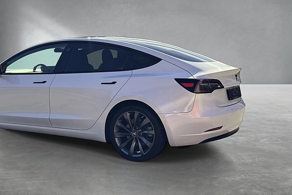 Tesla Model 3 10 of 26