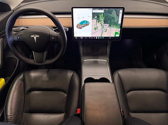Tesla Model 3 19 of 26