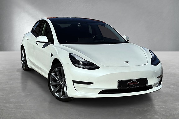 Tesla Model 3 5 of 26