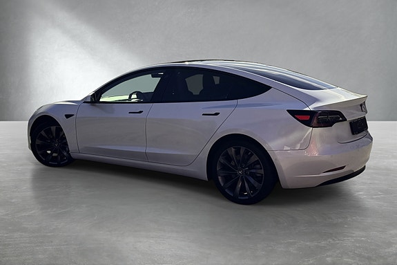 Tesla Model 3 7 of 26