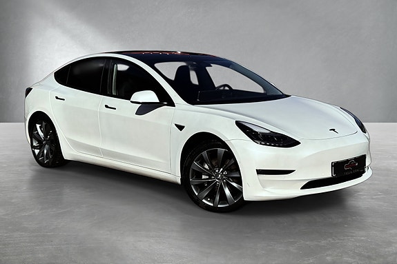 Tesla Model 3 4 of 26