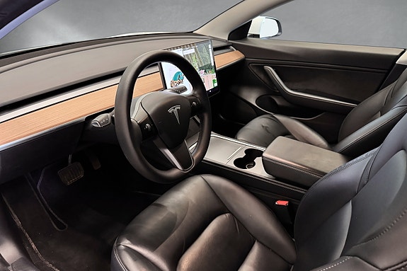 Tesla Model 3 12 of 26