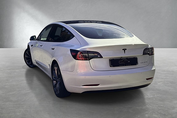 Tesla Model 3 9 of 26