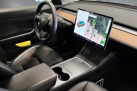 Tesla Model 3 18 of 26