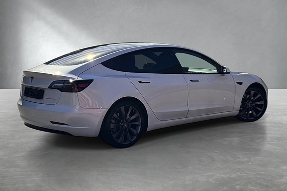 Tesla Model 3 6 of 26
