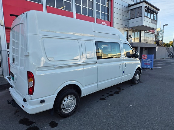 Maxus ev80 4 of 18