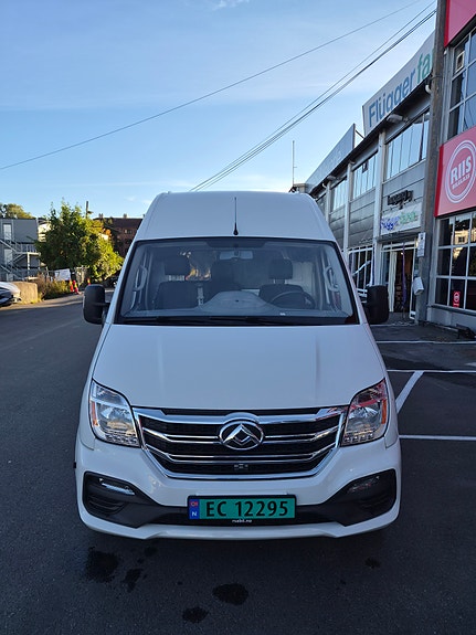 Maxus ev80 2 of 18