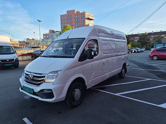 Maxus ev80 8 of 18