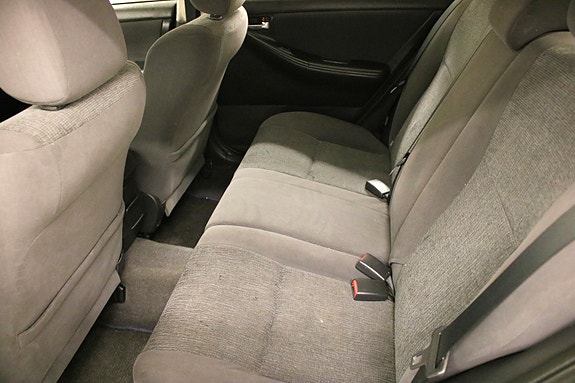 Toyota Corolla 9 of 13