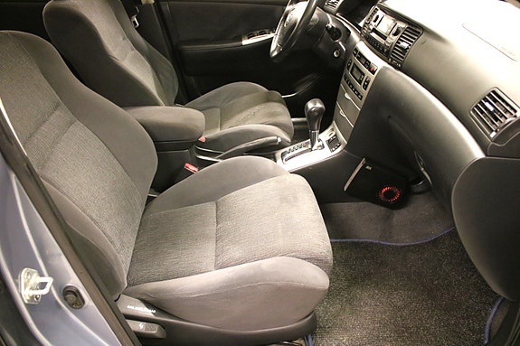 Toyota Corolla 11 of 13